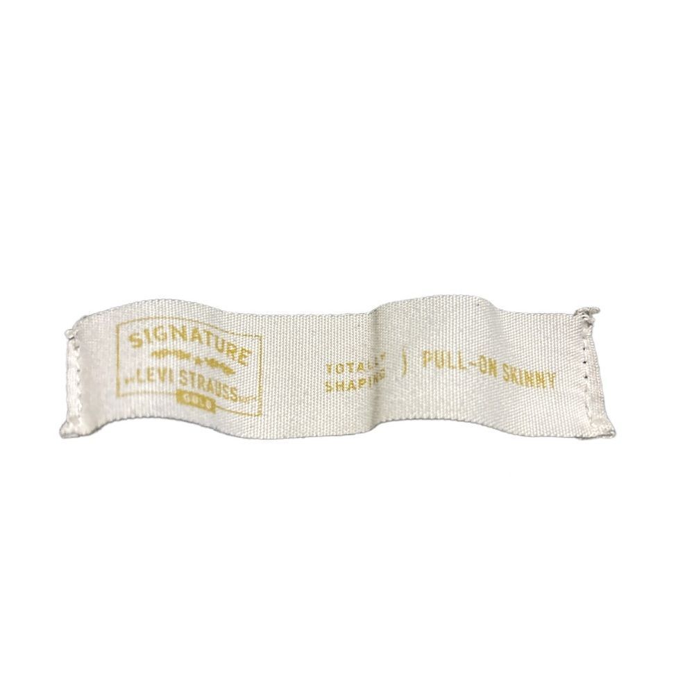 Signature Levi’s Pull-On Skinny Jeans - Picture 8 of 8